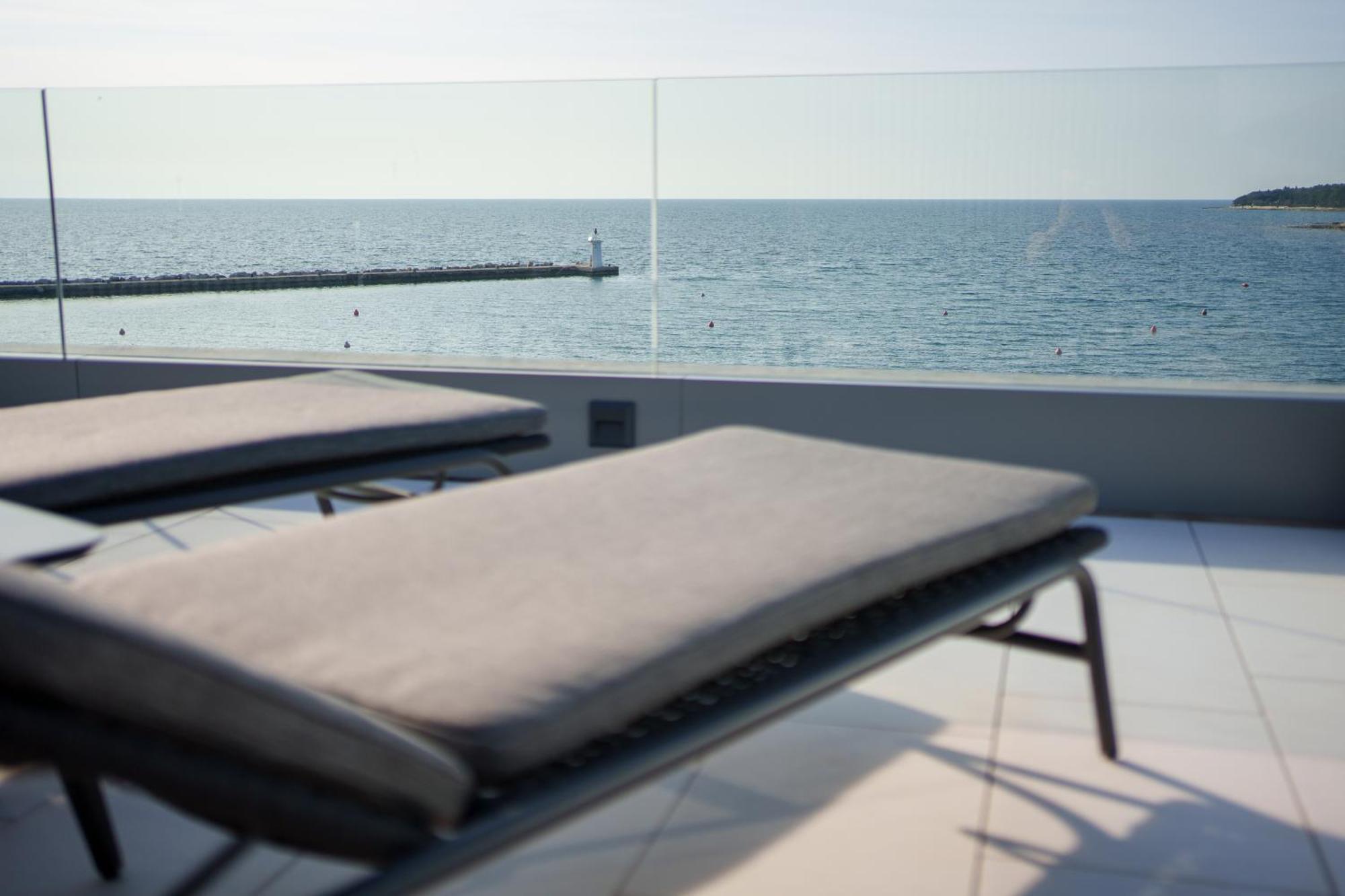 Blu Mare Hotel Novigrad Istria エクステリア 写真